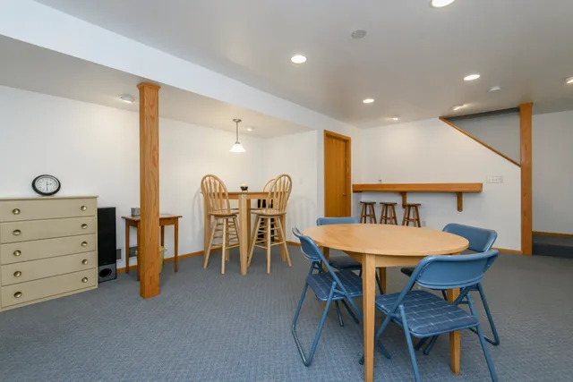 $525,000 | S75W32101 Paul Lane, Mukwonago, WI 53149