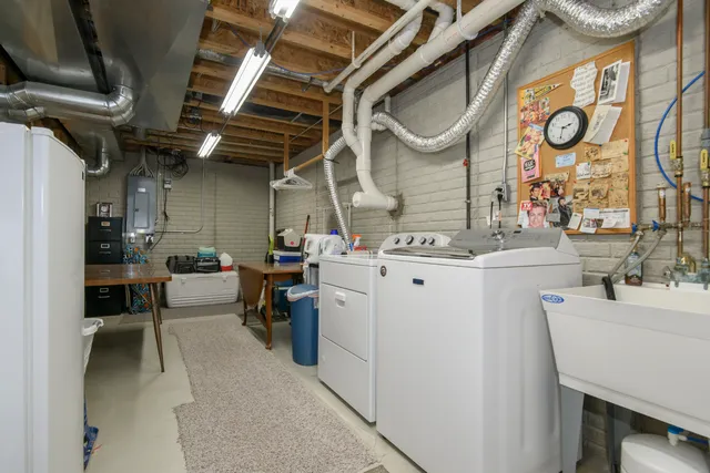 $525,000 | S75W32101 Paul Lane, Mukwonago, WI 53149