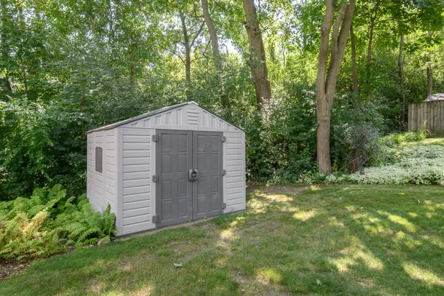 $525,000 | S75W32101 Paul Lane, Mukwonago, WI 53149