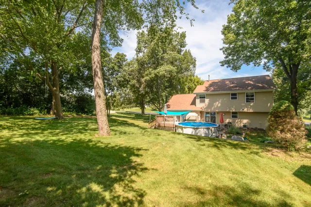 $525,000 | S75W32101 Paul Lane, Mukwonago, WI 53149