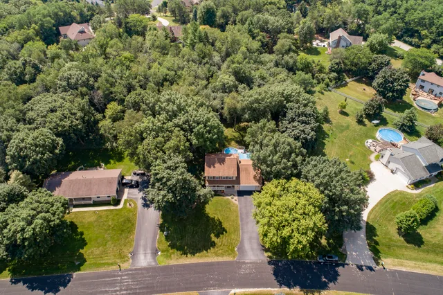 $525,000 | S75W32101 Paul Lane, Mukwonago, WI 53149