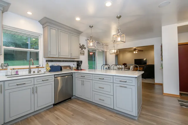 $525,000 | S75W32101 Paul Lane, Mukwonago, WI 53149