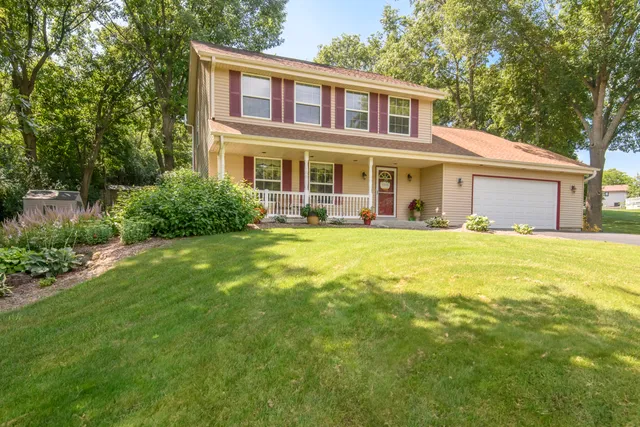 $525,000 | S75W32101 Paul Lane, Mukwonago, WI 53149