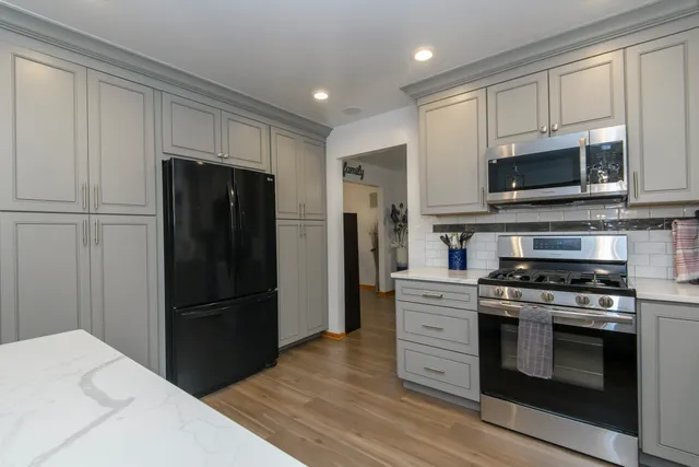 $525,000 | S75W32101 Paul Lane, Mukwonago, WI 53149