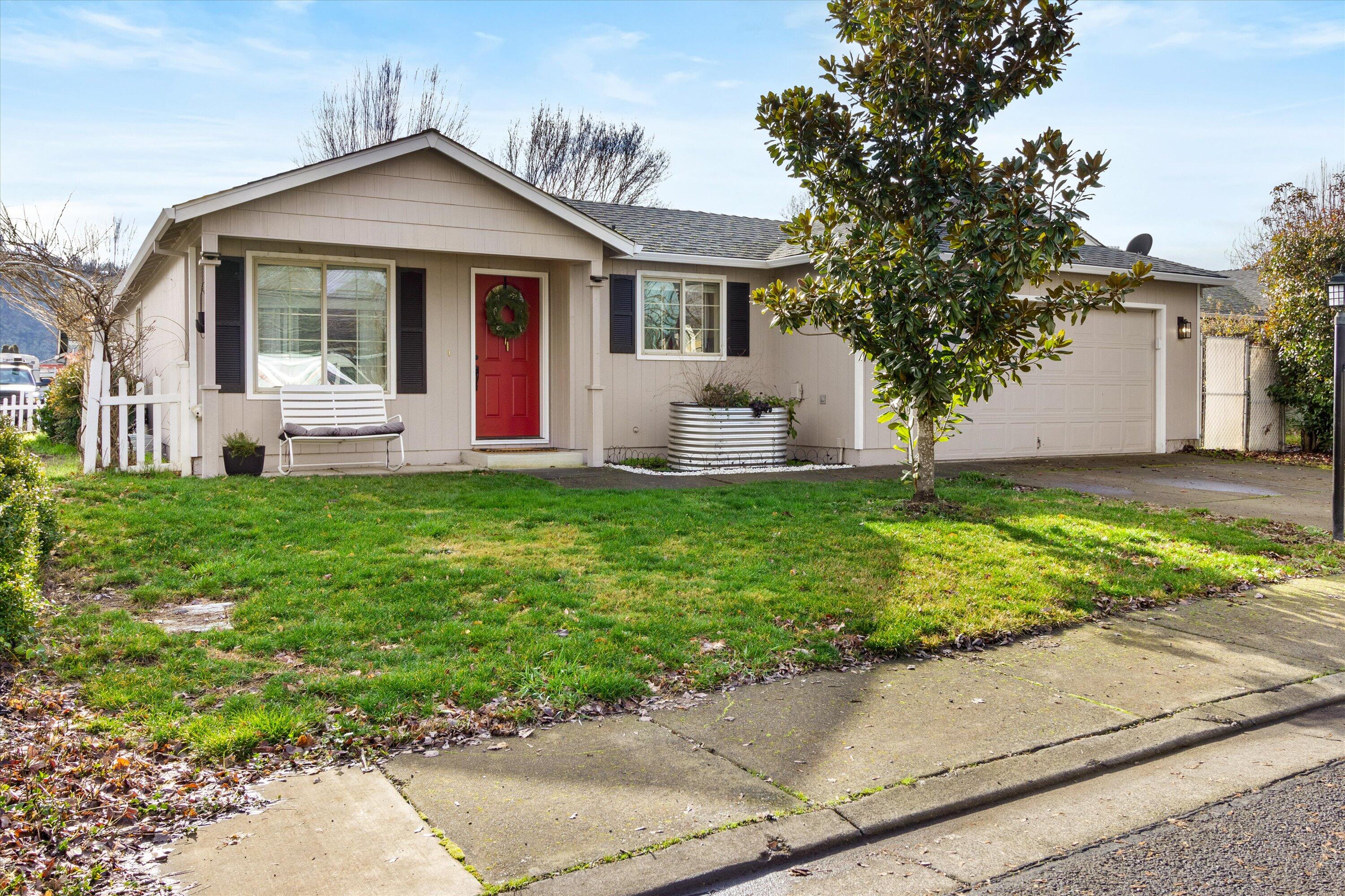 686 Andrea Way Eagle Point, OR 97524 - Photo 2 of 20 01-686 Andrea Way-1