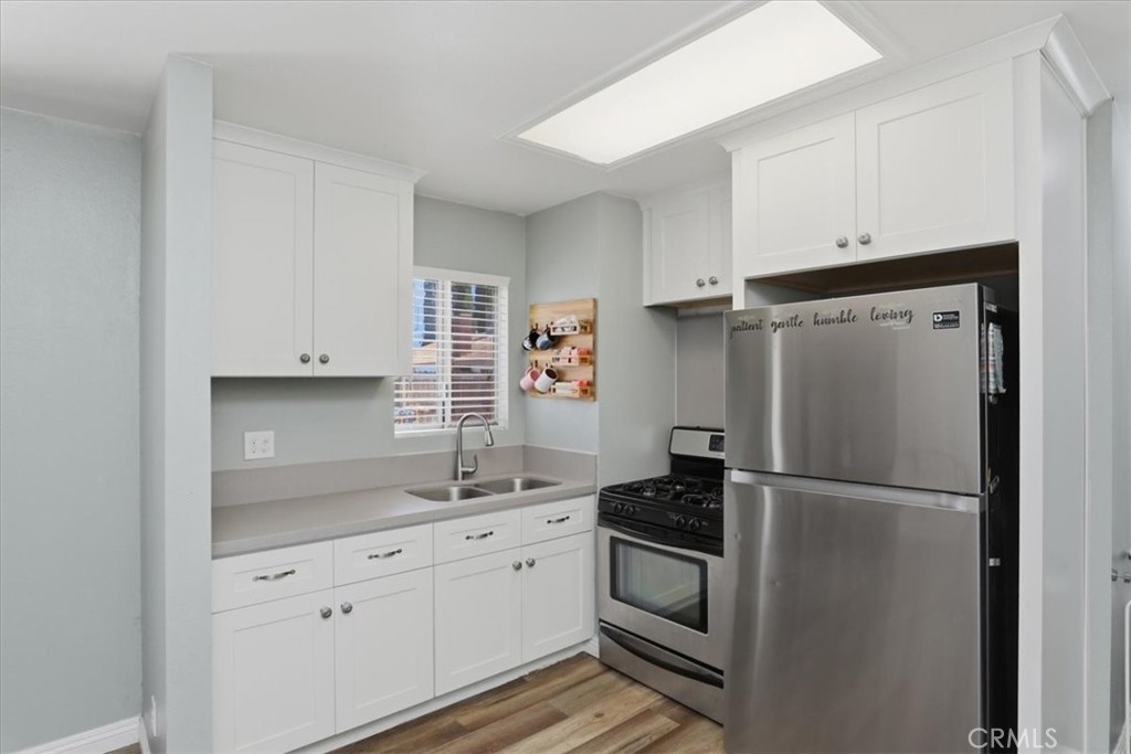 15745 Saddleback Road Riverside, CA 92506 - Photo 10 of 44 Guest House/ADU Kitchen