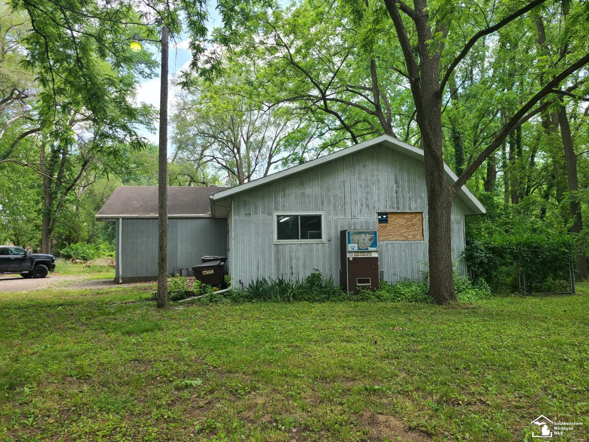 2807 Smith Road Lambertville, MI 48144 - Photo 8 of 22