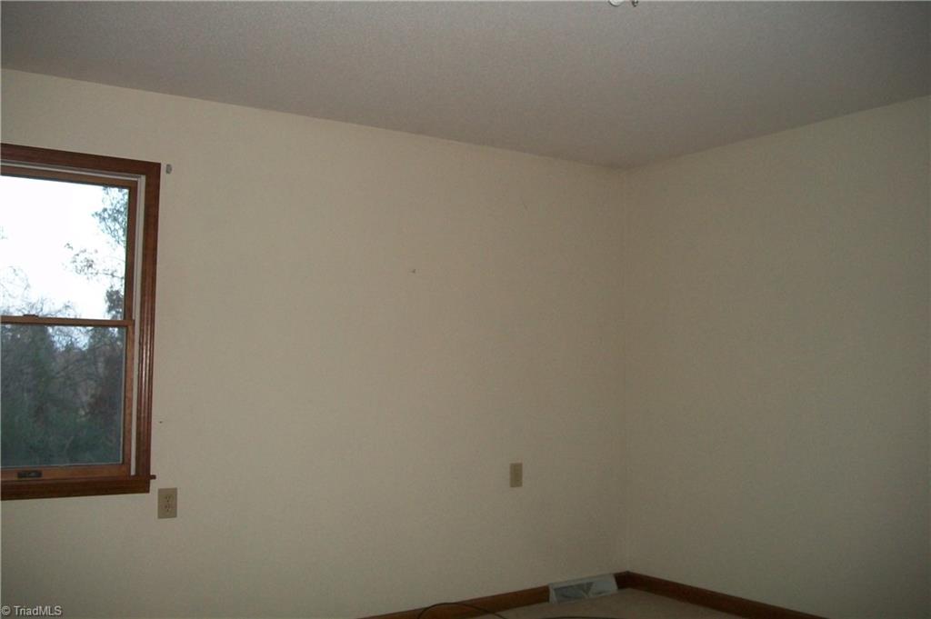 1731 Yadkin Valley Road Advance, NC 27006 - Photo 12 of 29 Gallery Image 12