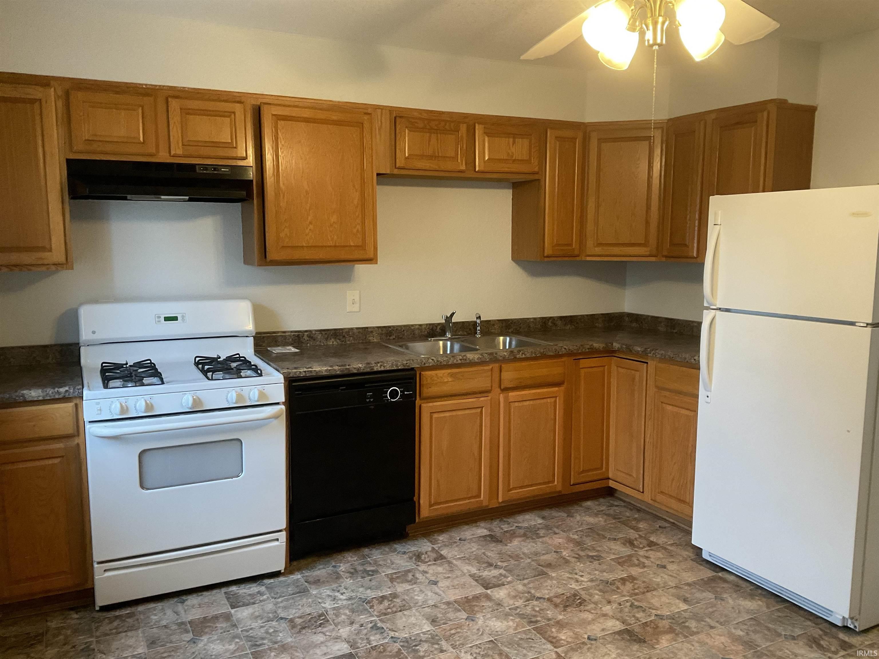 602 North Stony Run Lane Fort Wayne, IN 46825 - Photo 3 of 9