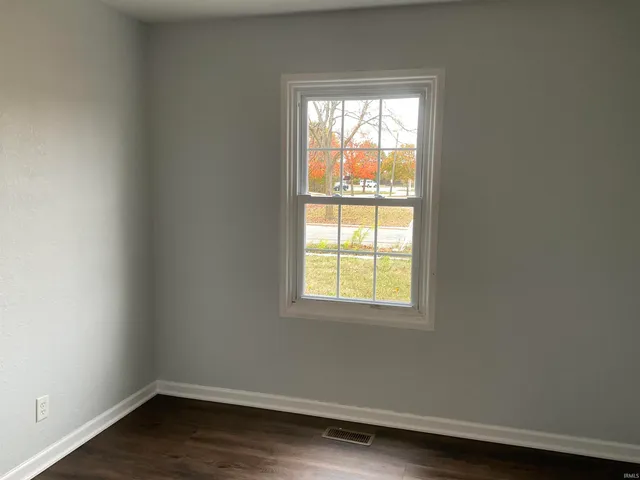 $1,250 | 602 North Stony Run Lane, Fort Wayne, IN 46825