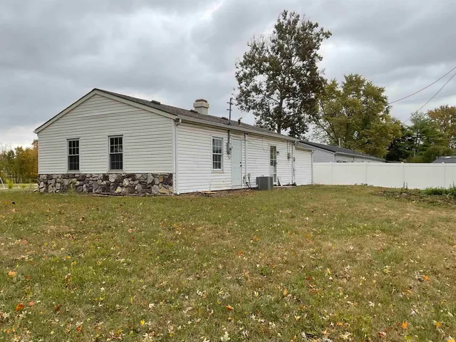 $1,250 | 602 North Stony Run Lane, Fort Wayne, IN 46825