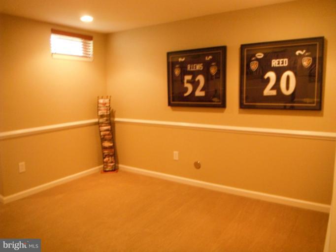 5622 New Forge Road White Marsh, MD 21162 - Photo 4 of 29 a view of a wall with an empty room