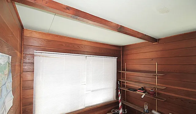 a close up of a shower