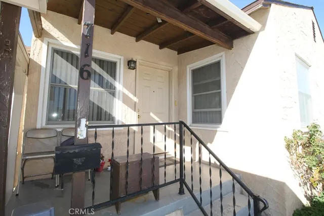 a house view with a outdoor space
