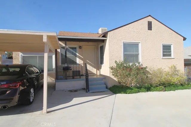 a view of a house with garage