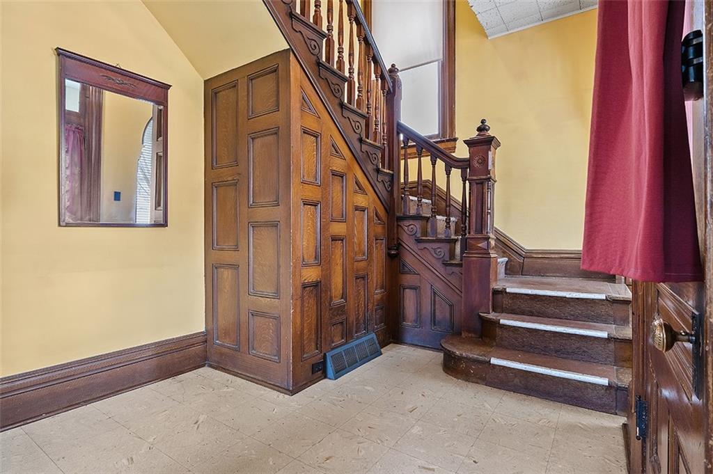 918 1st Street McKees Rocks, PA 15136 - Photo 5 of 20