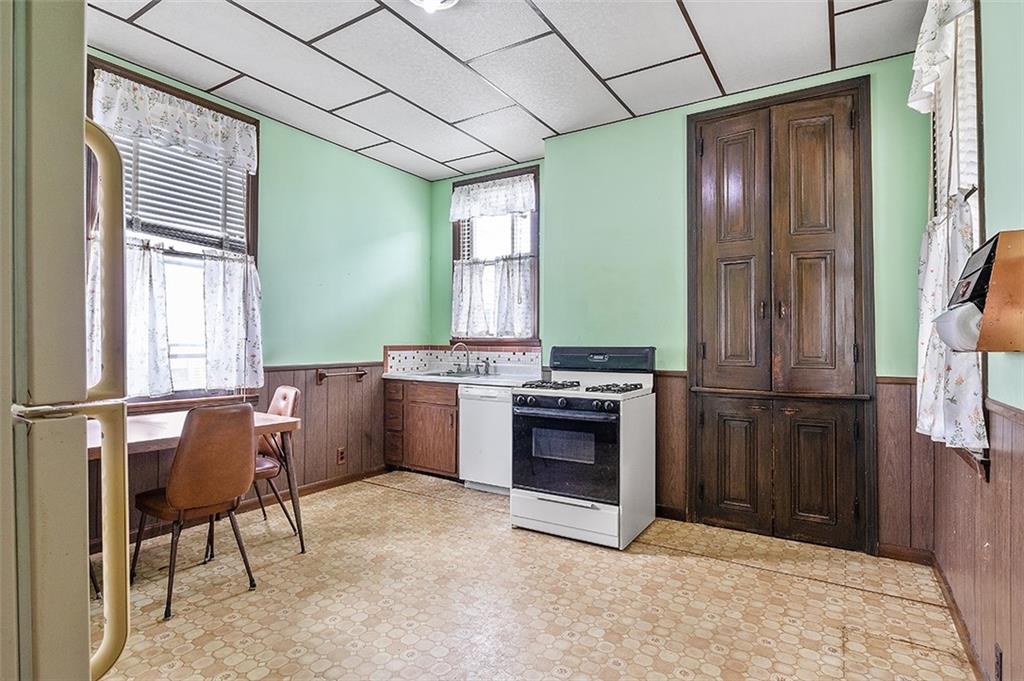 918 1st Street McKees Rocks, PA 15136 - Photo 10 of 20