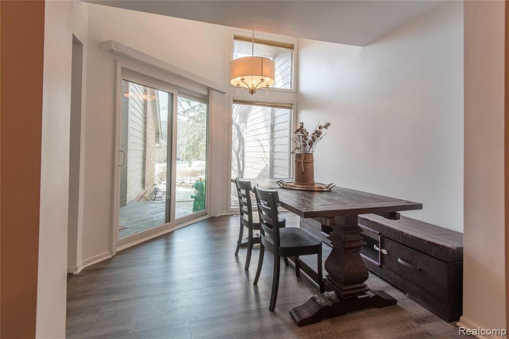 29588 Meadow Ridge South Farmington Hills, MI 48334 - Photo 6 of 17