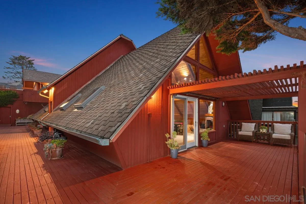 1366 Neptune Avenue Encinitas, CA 92024 - Photo 13 of 48 a view of a house with a patio