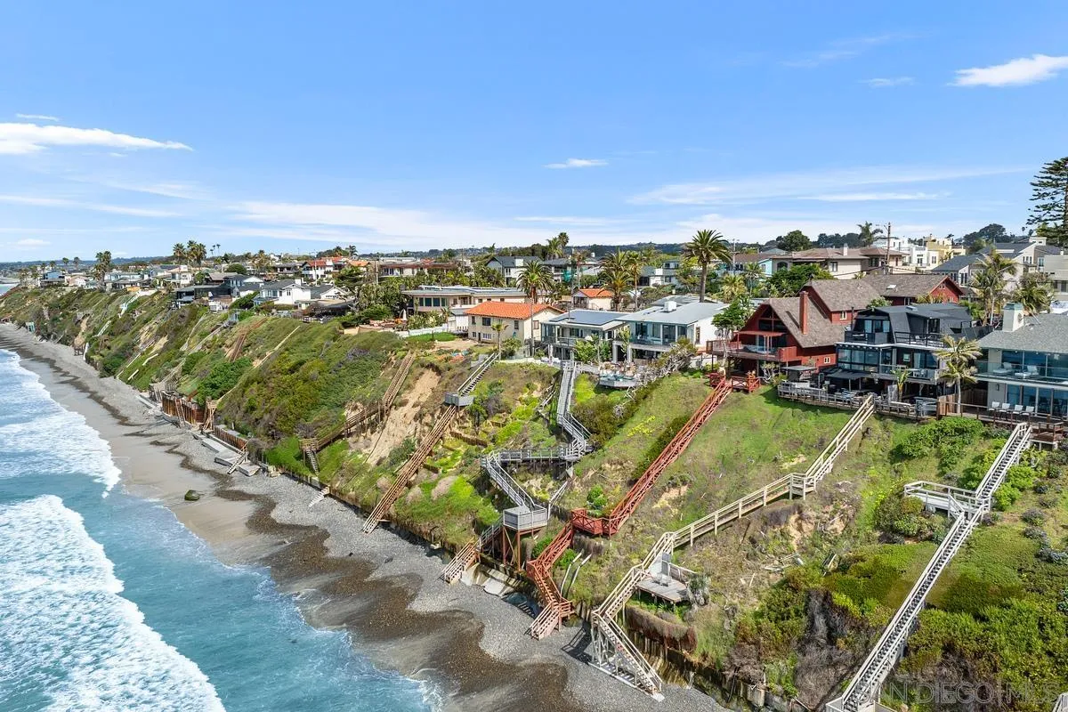 1366 Neptune Avenue Encinitas, CA 92024 - Photo 46 of 48 a view of a city