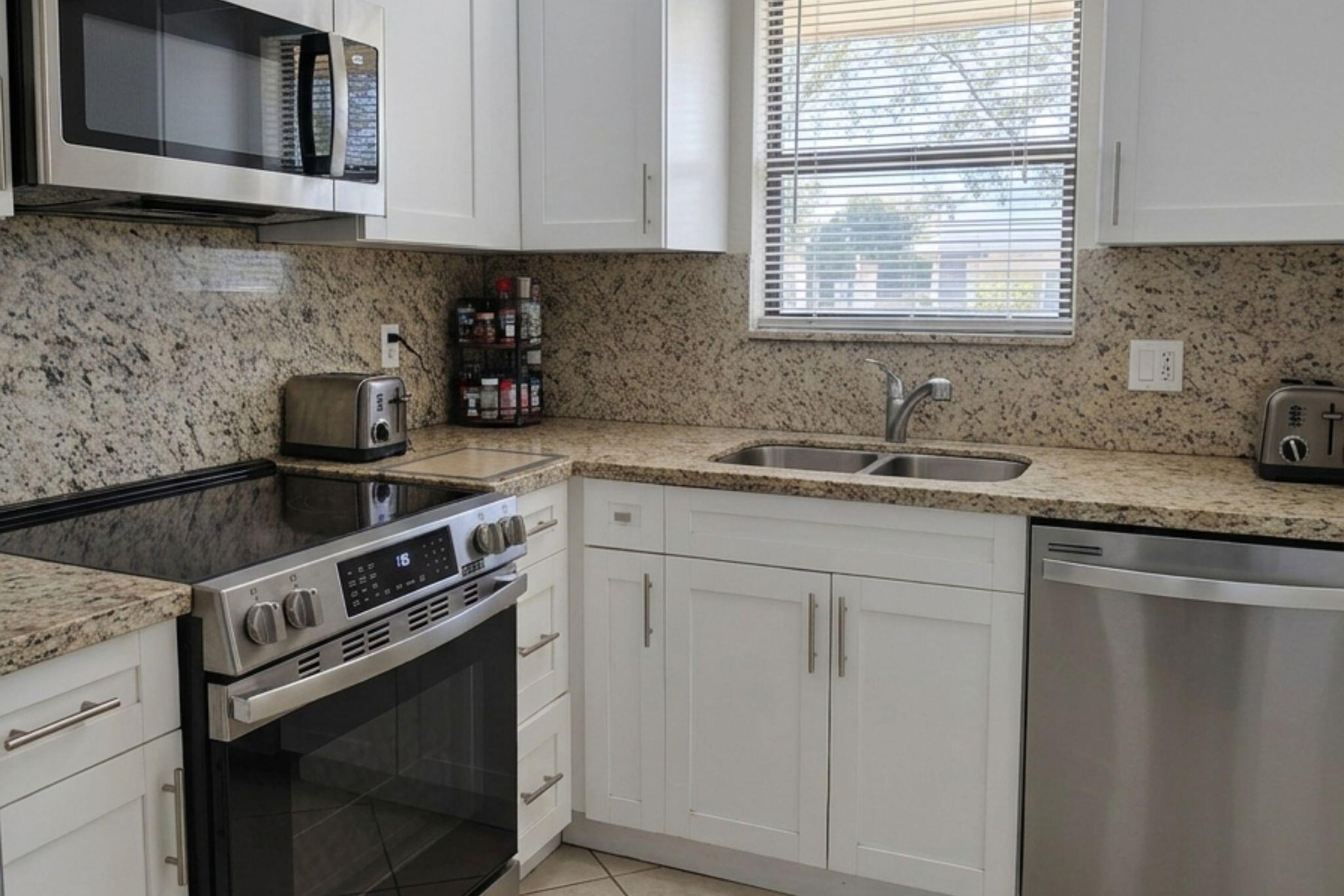 21911 Lake Forest Circle, Unit 103 Boca Raton, FL 33433 - Photo 5 of 24 3 (7)