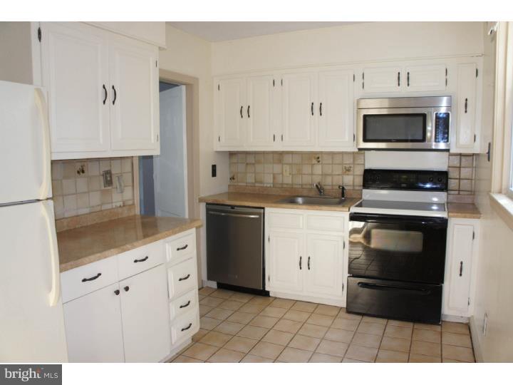 805 Pleasant Hill Road Wallingford, PA 19086 - Photo 3 of 25 Kitchen