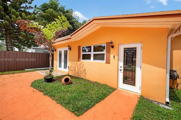 $550,000 | 2543 Liberty Street, Hollywood, FL 33020