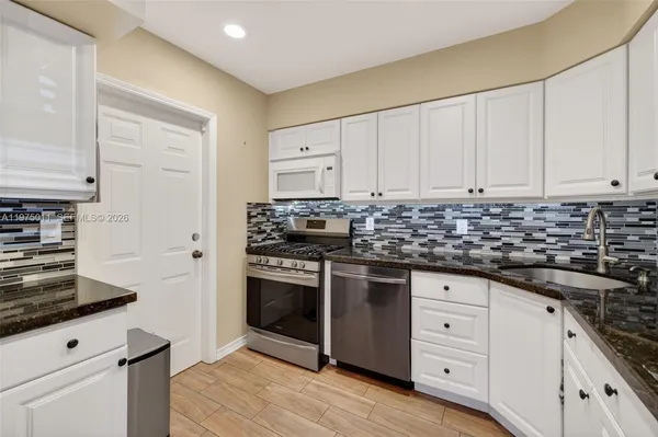 $550,000 | 2543 Liberty Street, Hollywood, FL 33020