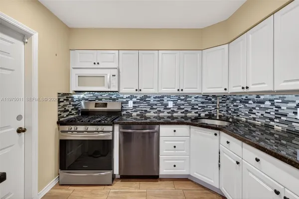 $550,000 | 2543 Liberty Street, Hollywood, FL 33020