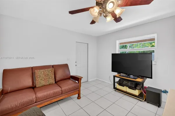 $550,000 | 2543 Liberty Street, Hollywood, FL 33020