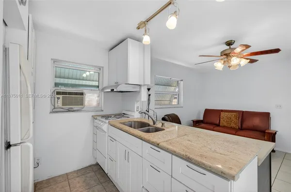 $550,000 | 2543 Liberty Street, Hollywood, FL 33020