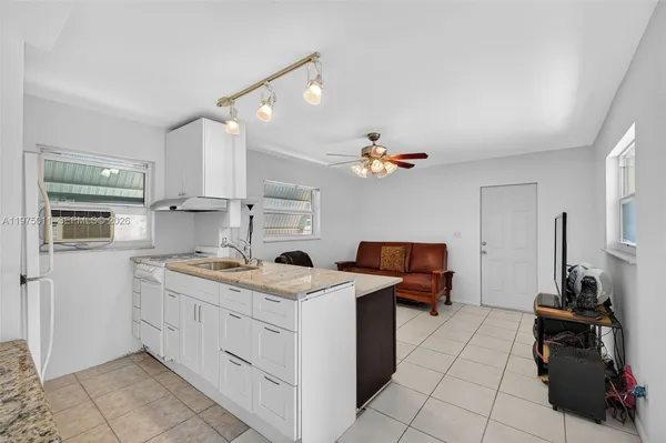$550,000 | 2543 Liberty Street, Hollywood, FL 33020