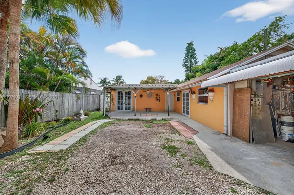 $550,000 | 2543 Liberty Street, Hollywood, FL 33020