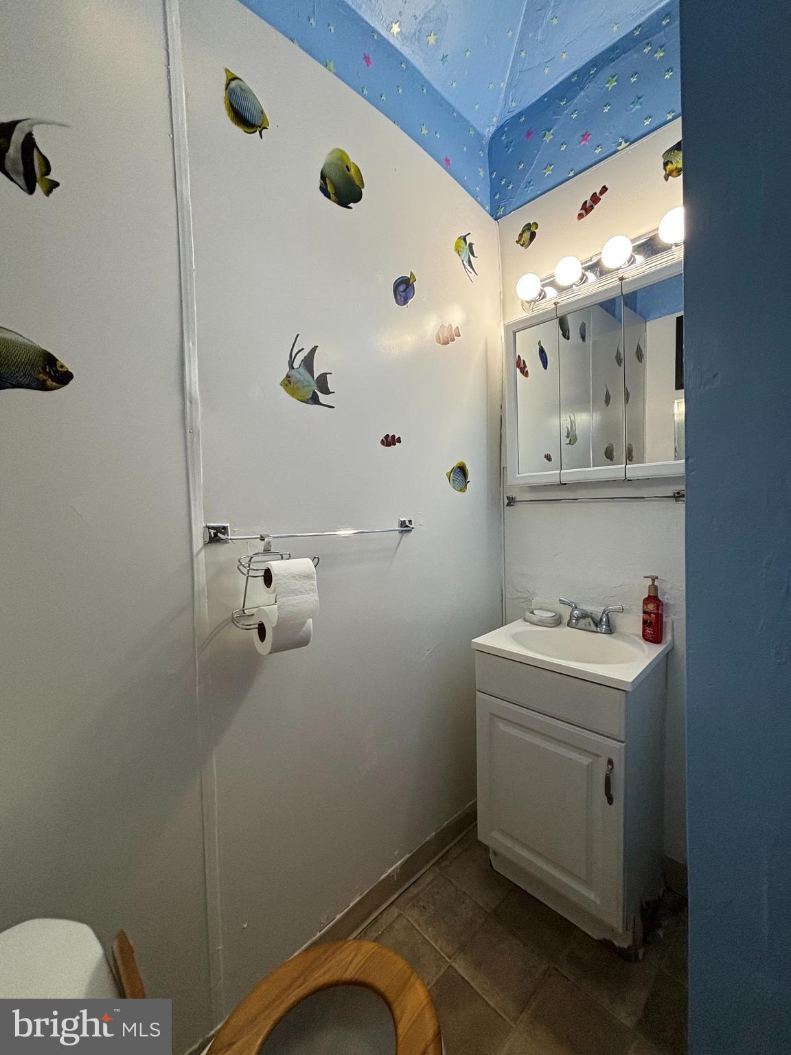3017 North 26th Street Philadelphia, PA 19132 - Photo 10 of 26 a bathroom with a toilet and a shower