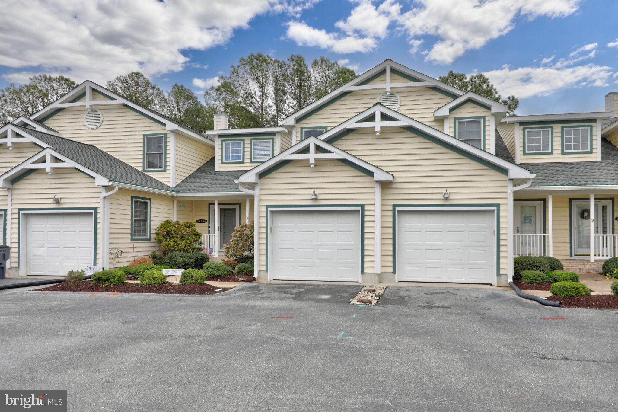 38954 Pond View Ct  