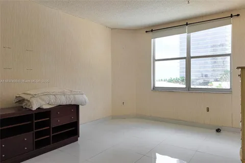 $550,000 | 1950 South Ocean Drive, Unit 3G, Hallandale Beach, FL 33009