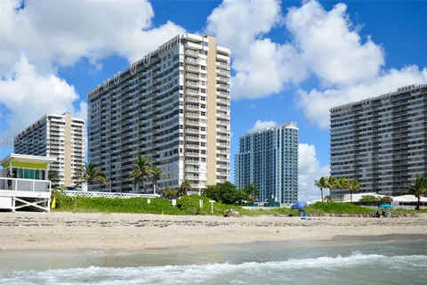 $550,000 | 1950 South Ocean Drive, Unit 3G, Hallandale Beach, FL 33009