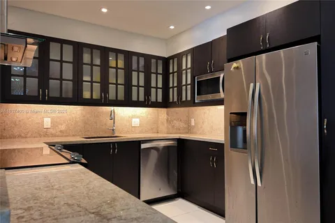 $550,000 | 1950 South Ocean Drive, Unit 3G, Hallandale Beach, FL 33009