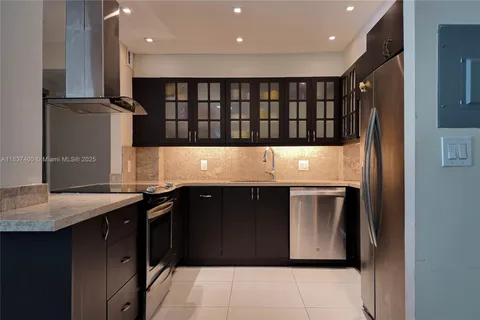 $550,000 | 1950 South Ocean Drive, Unit 3G, Hallandale Beach, FL 33009