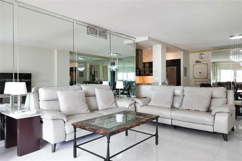 $550,000 | 1950 South Ocean Drive, Unit 3G, Hallandale Beach, FL 33009