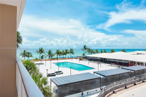 $550,000 | 1950 South Ocean Drive, Unit 3G, Hallandale Beach, FL 33009