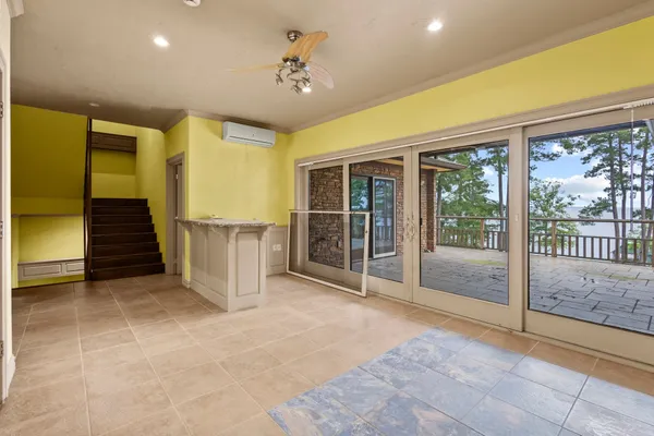 a view of an entryway with a livingroom