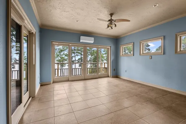 $775,000 | 255 Laguna Point Drive, Hemphill, TX 75948