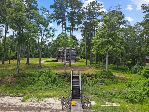 $775,000 | 255 Laguna Point Drive, Hemphill, TX 75948