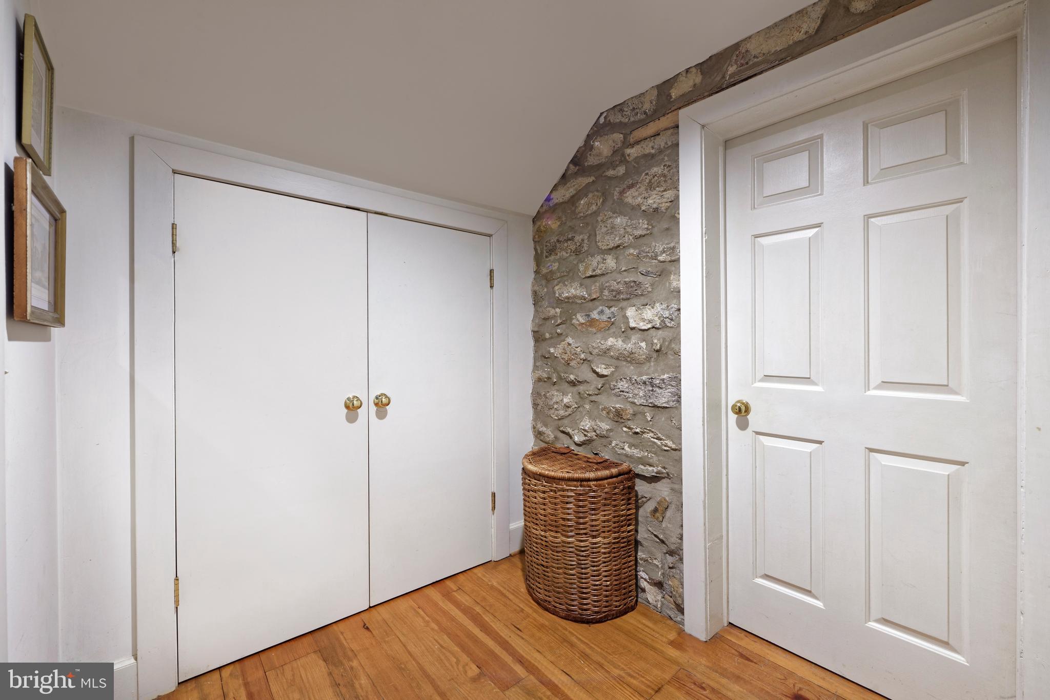 33195 Millville Road Upperville, VA 20184 - Photo 30 of 76 Dressing area outside bedroom #2