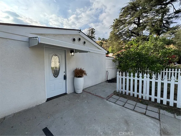 $1,500 | 857 West Edgehill Road, Unit 2, San Bernardino, CA 92405