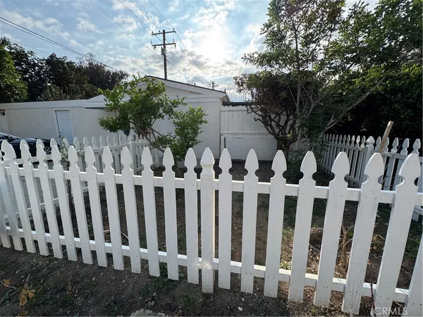 $1,500 | 857 West Edgehill Road, Unit 2, San Bernardino, CA 92405