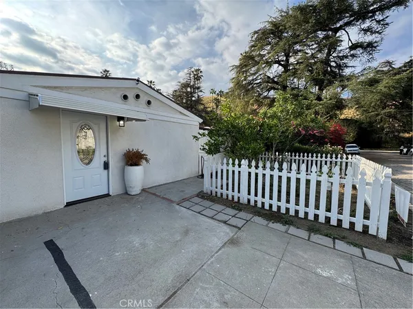 $1,500 | 857 West Edgehill Road, Unit 2, San Bernardino, CA 92405