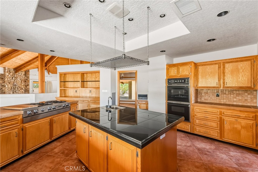 13009 Rincon Road Apple Valley, CA 92308 - Photo 19 of 52 Gallery Image 19