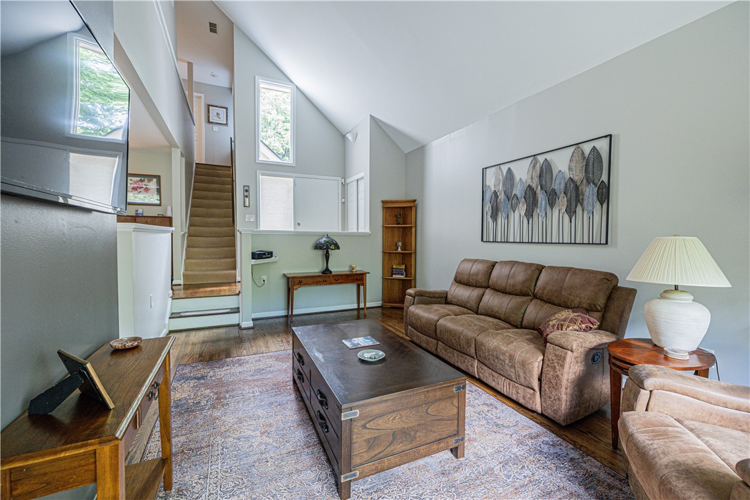 957 East Avenue Rochester, NY 14607 - Photo 4 of 27